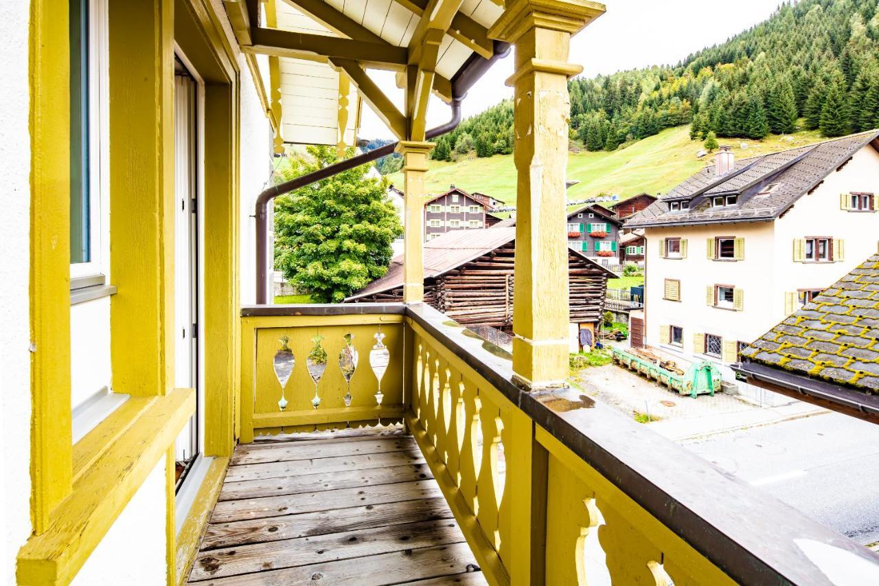Hotel Vallatscha Curaglia エクステリア 写真