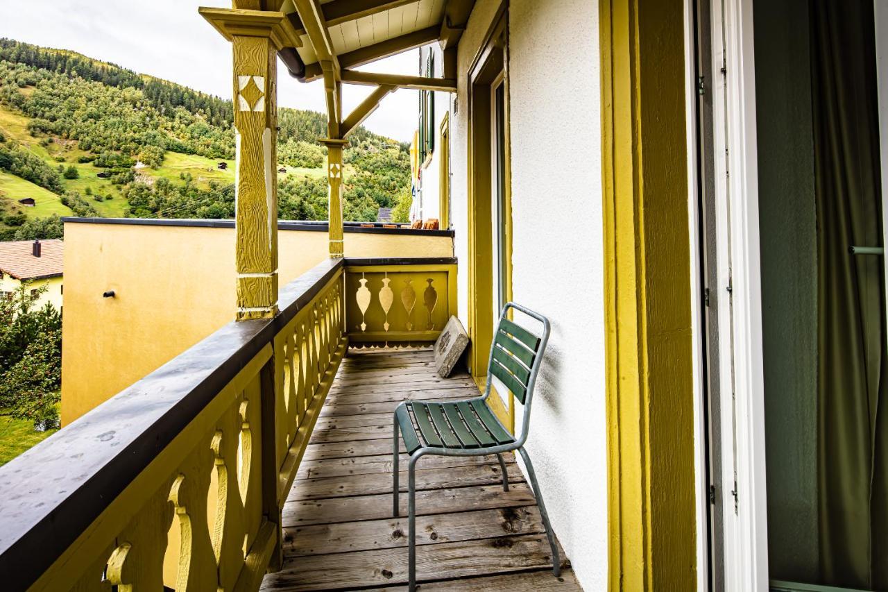 Hotel Vallatscha Curaglia エクステリア 写真