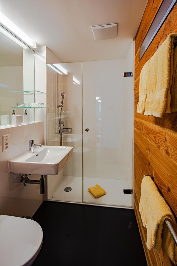 Hotel Vallatscha Curaglia エクステリア 写真