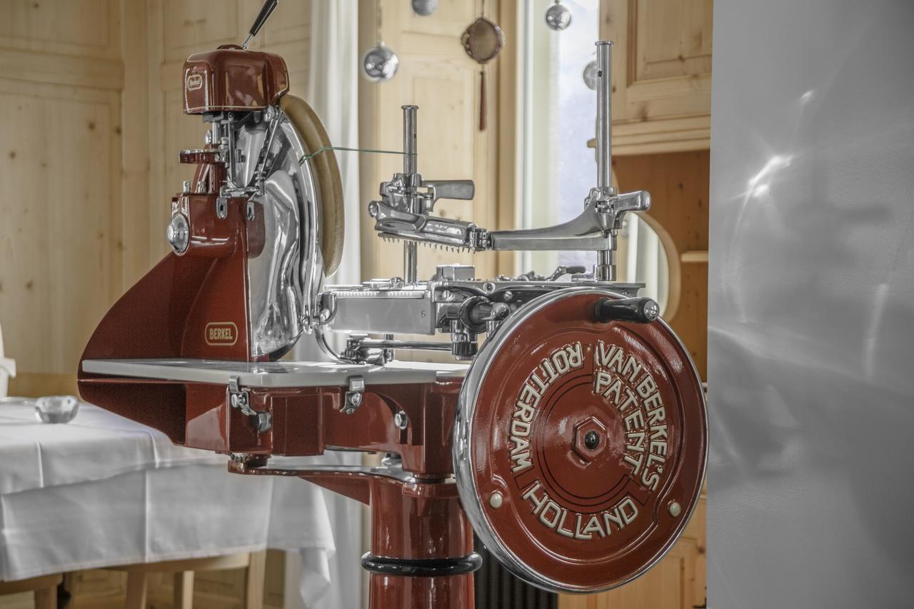 Hotel Vallatscha Curaglia エクステリア 写真